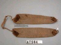 藏品(男子皮製套袖)的圖片